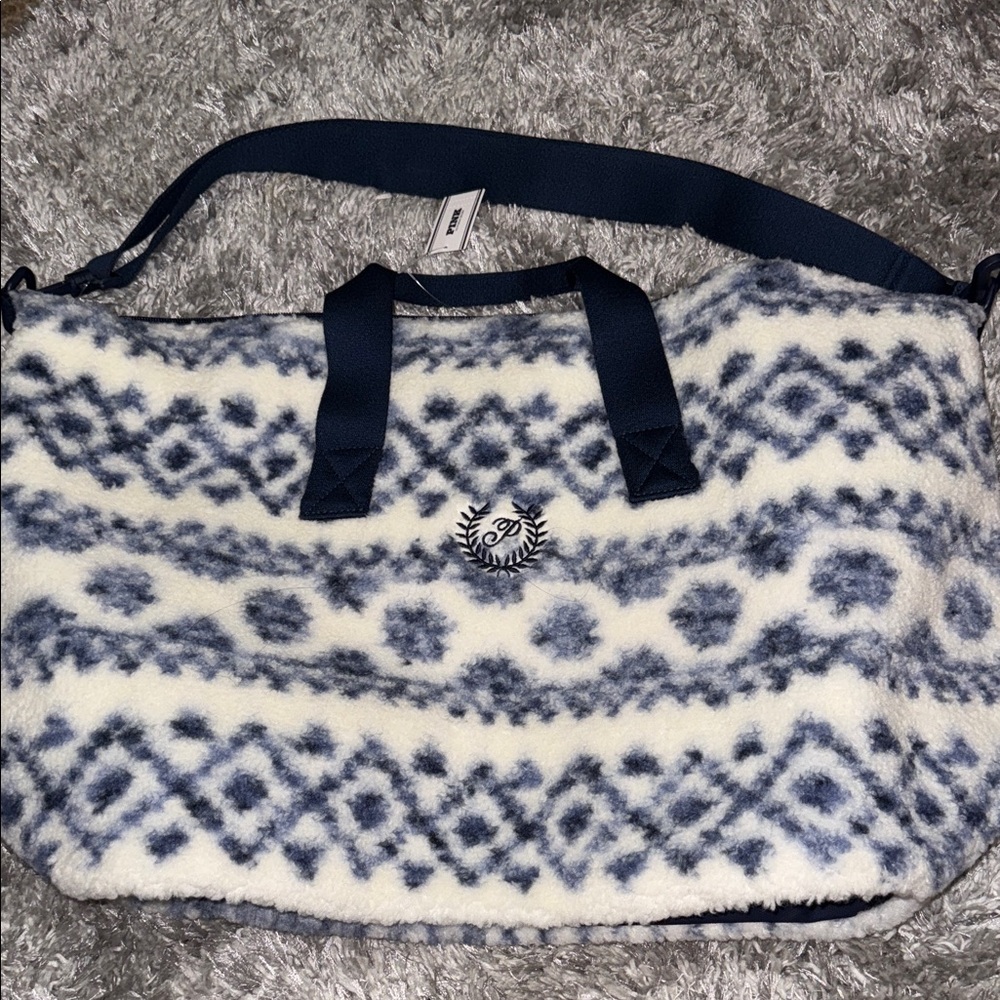 Victoria Secret PINK, Cozy Plush SHERPAWeekender Bag NEW! ❤️❤️ Beautiful!!!!!